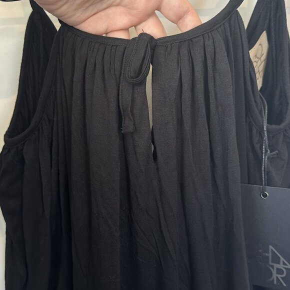 NWT Chaser Cold Shoulder Long Sleeve Romper in Black - Size: Medium - Picture 5 of 12